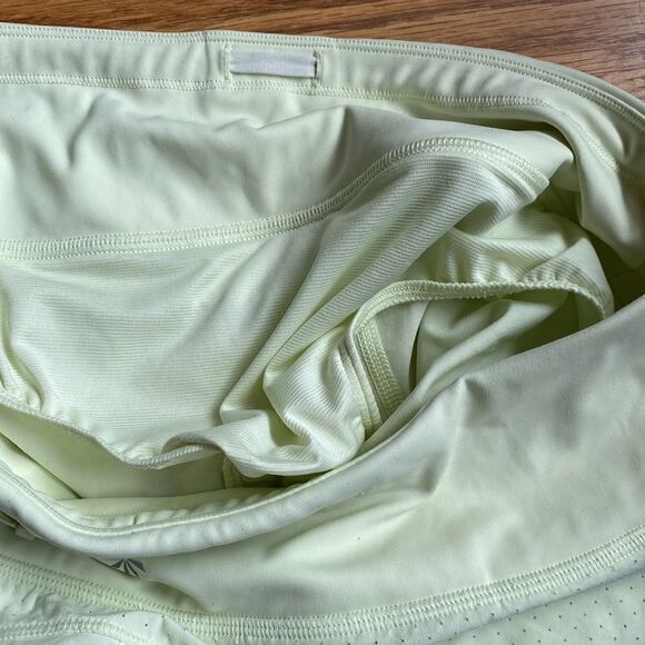 Athleta run with it short sz S pale yellow color EUC liner cinch tie pocket - Picture 6 of 6